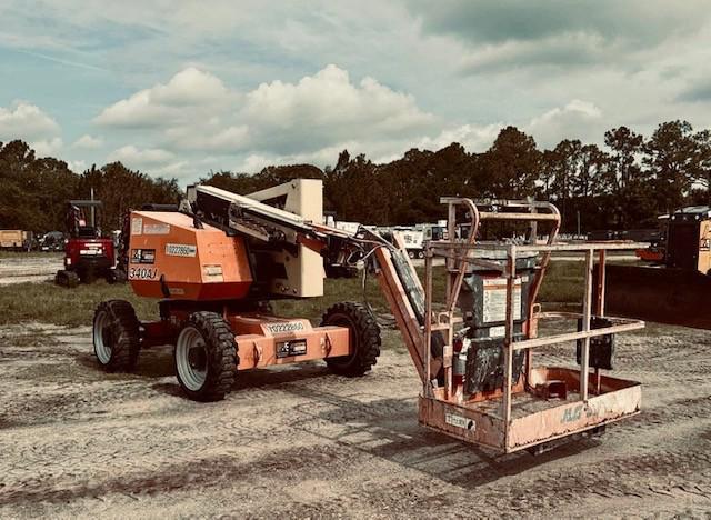 2017 JLG 340AJ-3