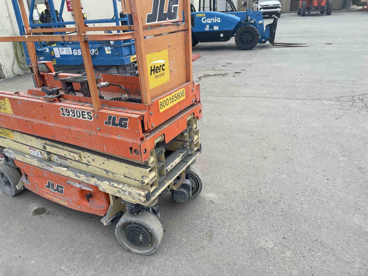 2017 JLG 1930ES