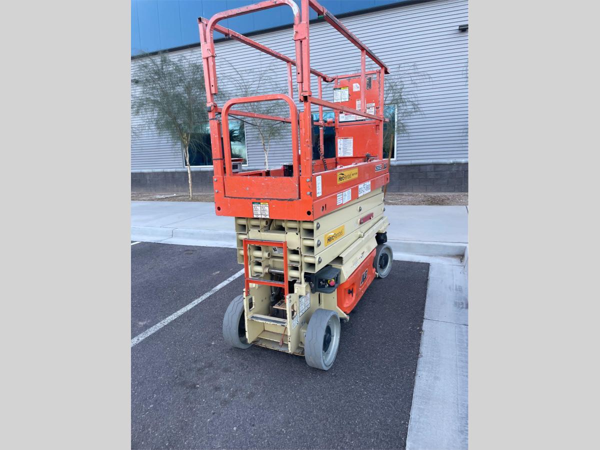 2018 JLG 2632ES