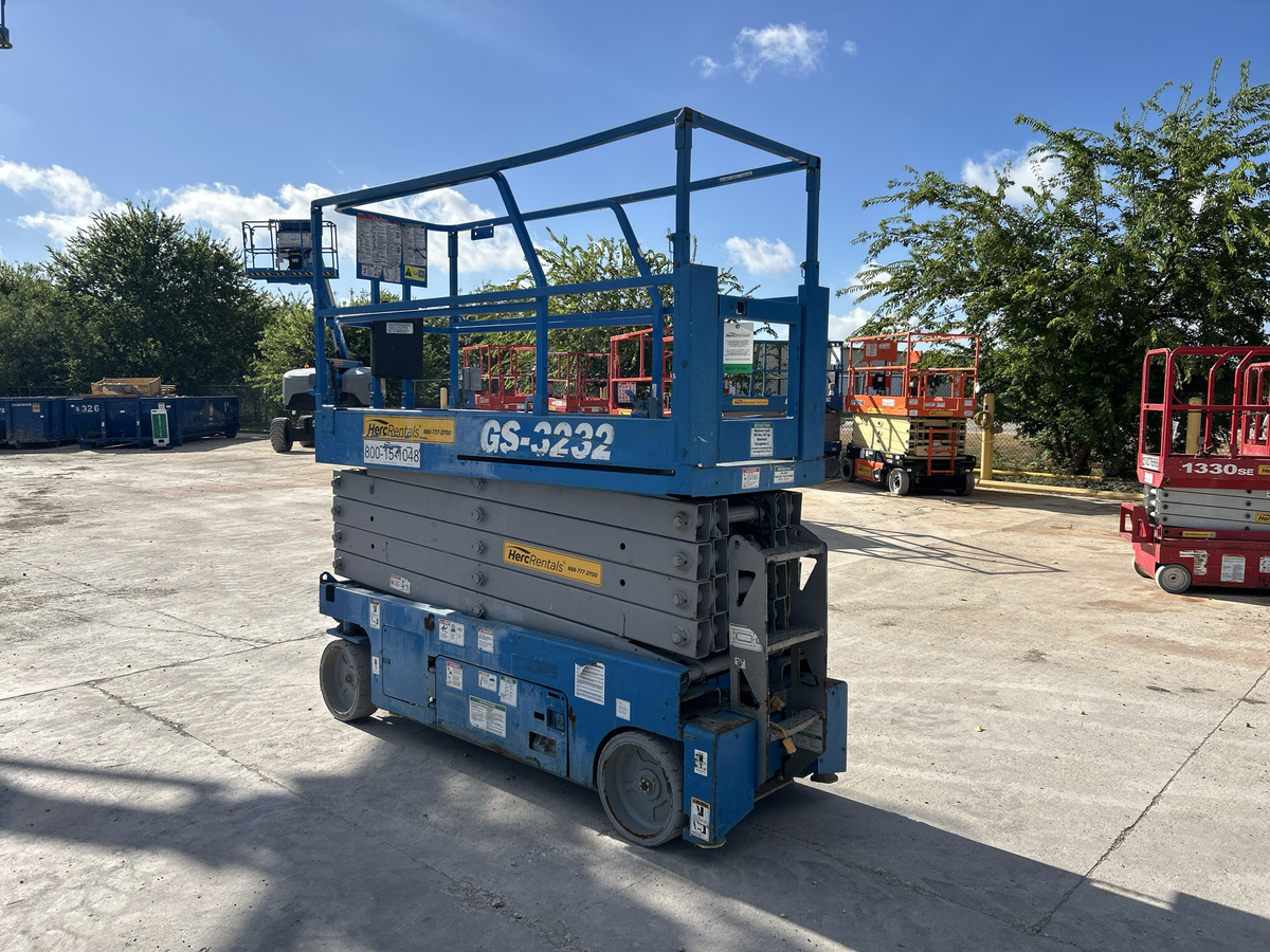 2017 Genie GS-3232-3