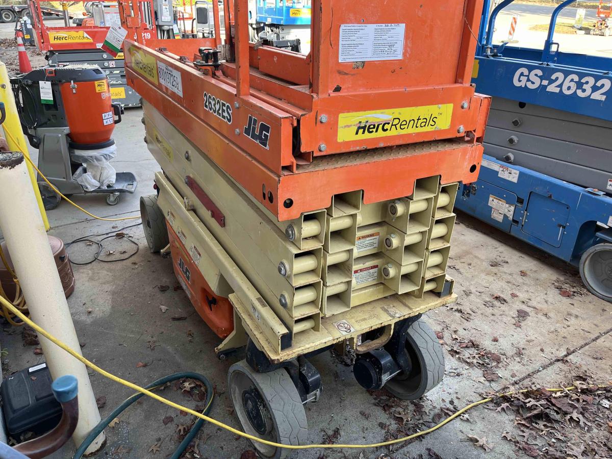 2018 JLG 2632ES-4