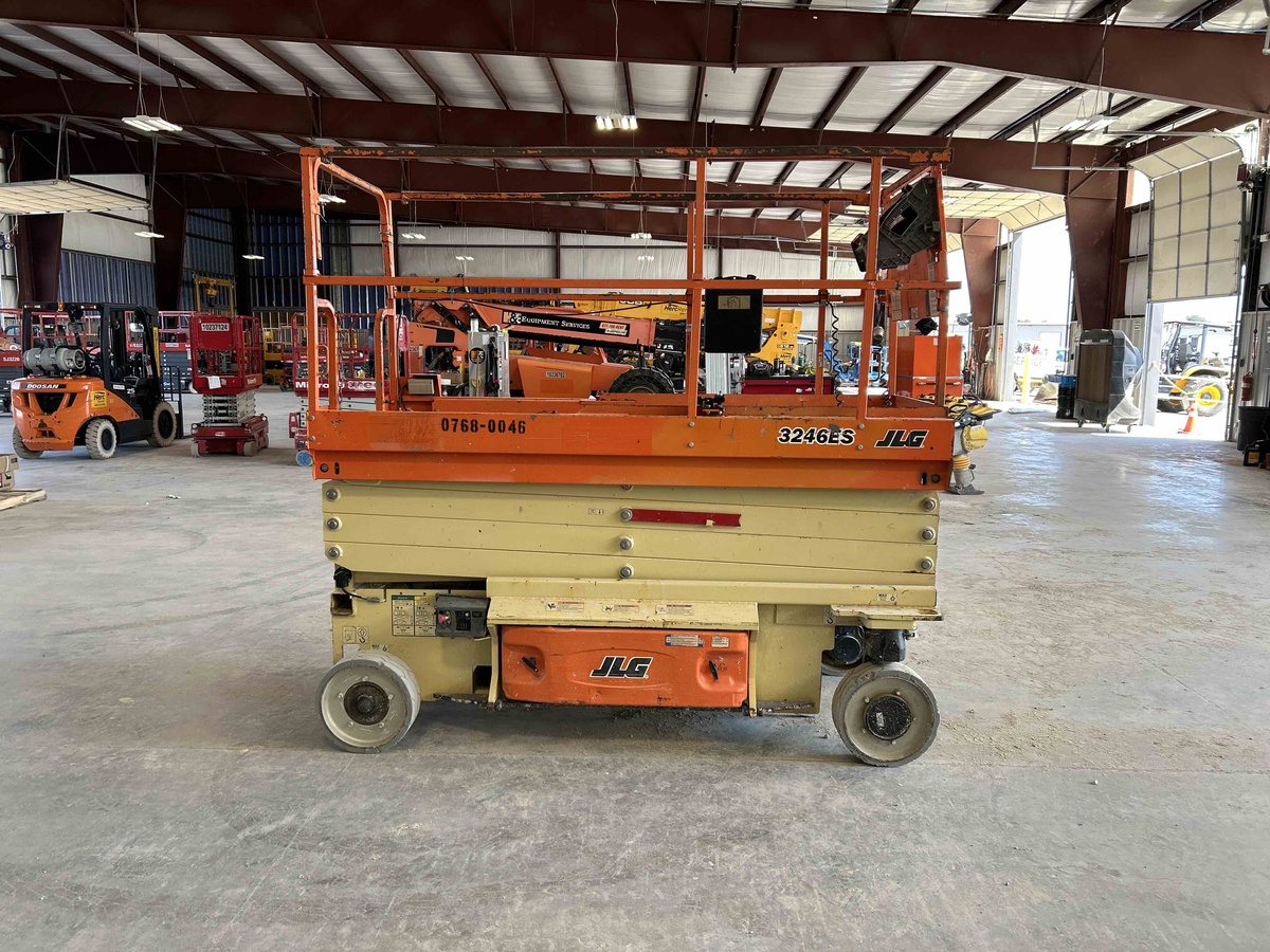 2018 JLG 3246ES-1