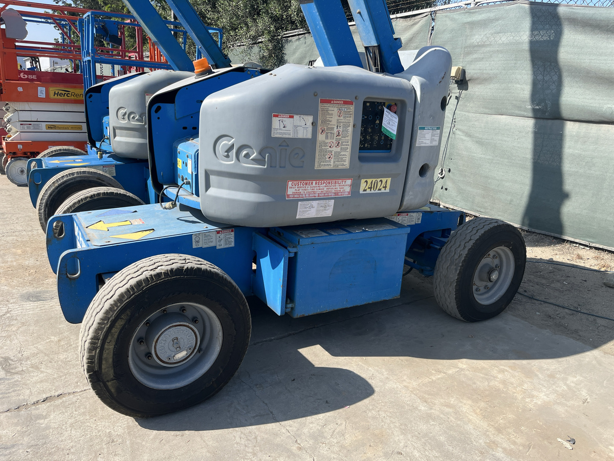 2008 Genie Z-45/25-11