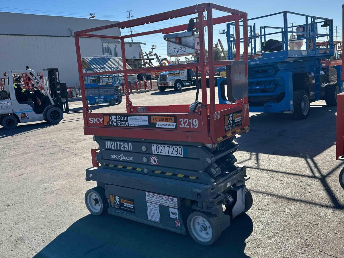 2017 Skyjack SJ3219