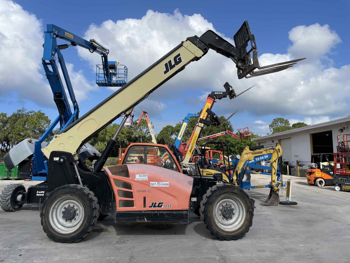 2018 JLG G6-42A-4