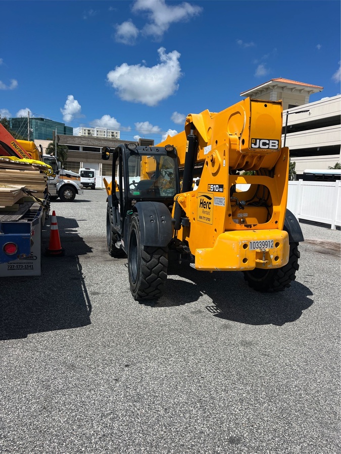 2022 JCB 510-56-4