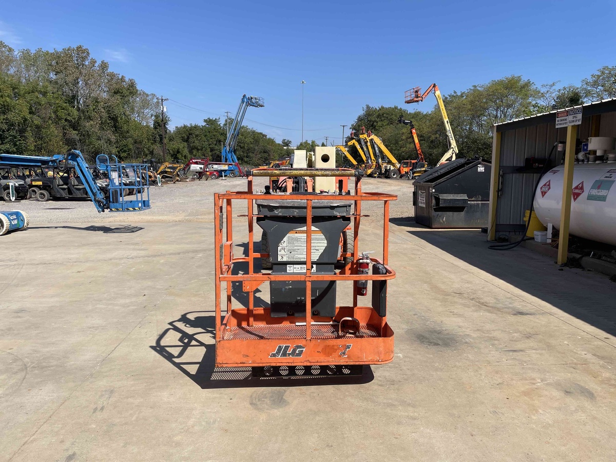 2015 JLG E400AJPN-5