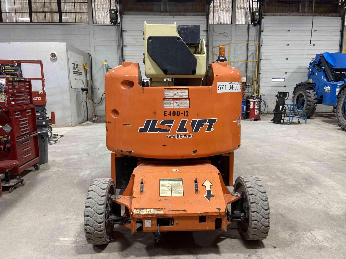 2014 JLG E400AJP-2