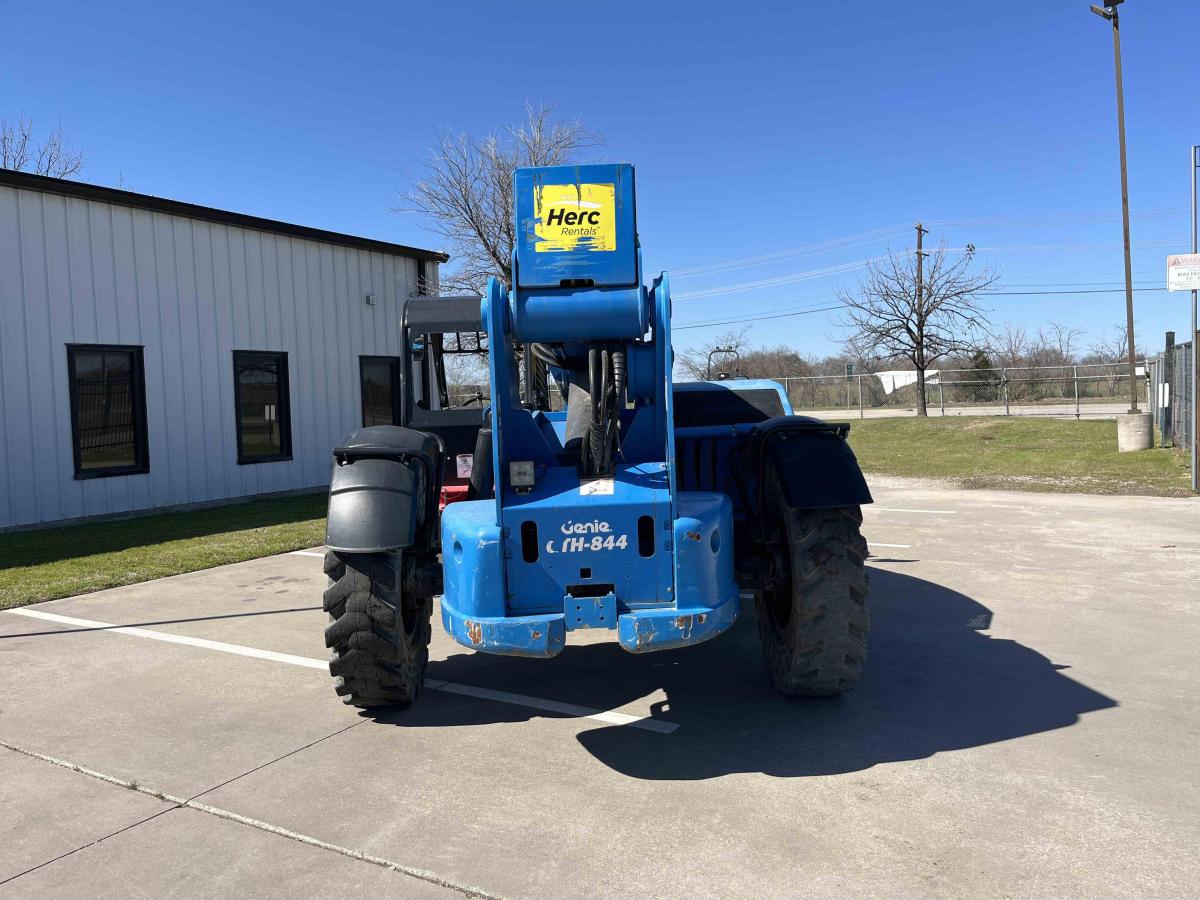 2018 Genie GTH 844