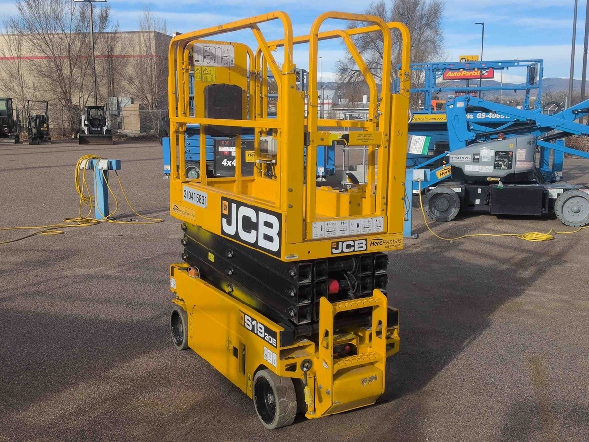 2023 JCB S1930E