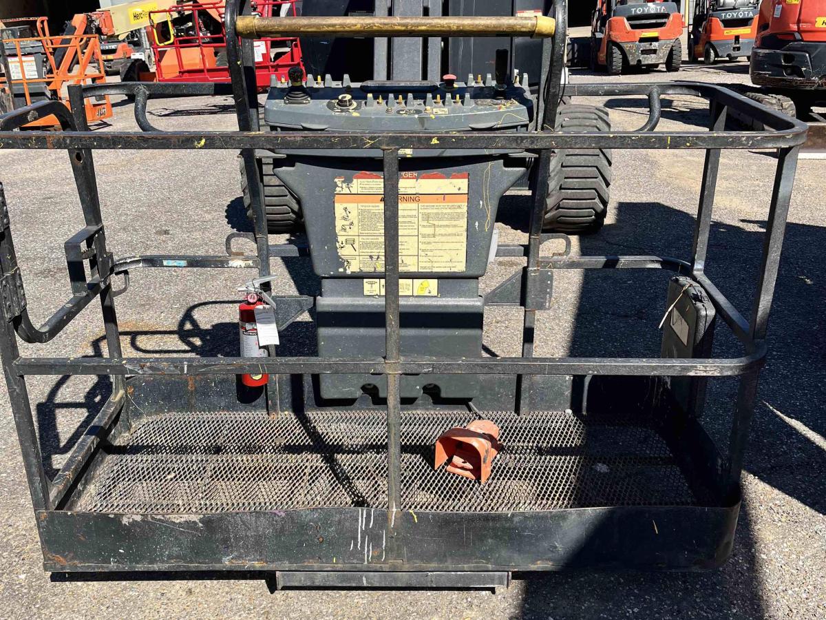2018 JLG 450AJ