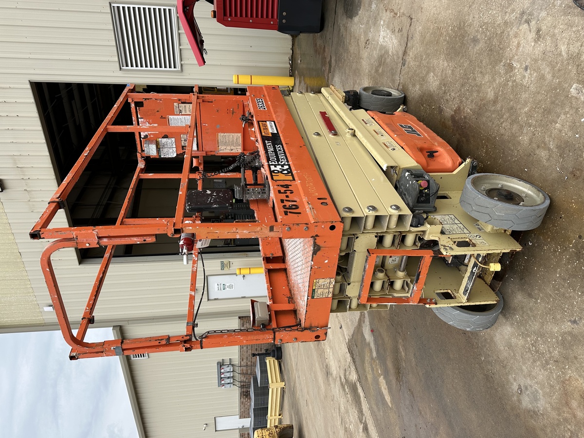 2017 JLG 2632ES-3