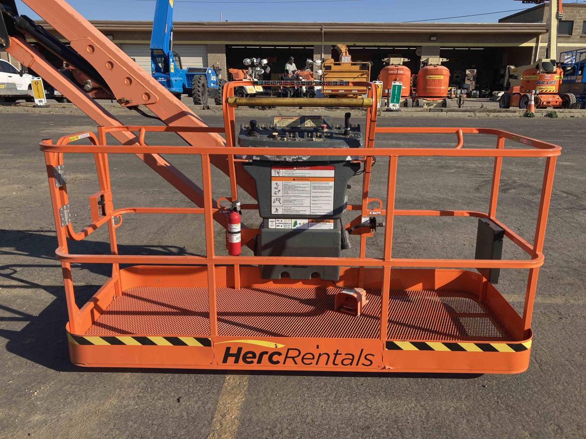 2017 JLG 1200SJP-5