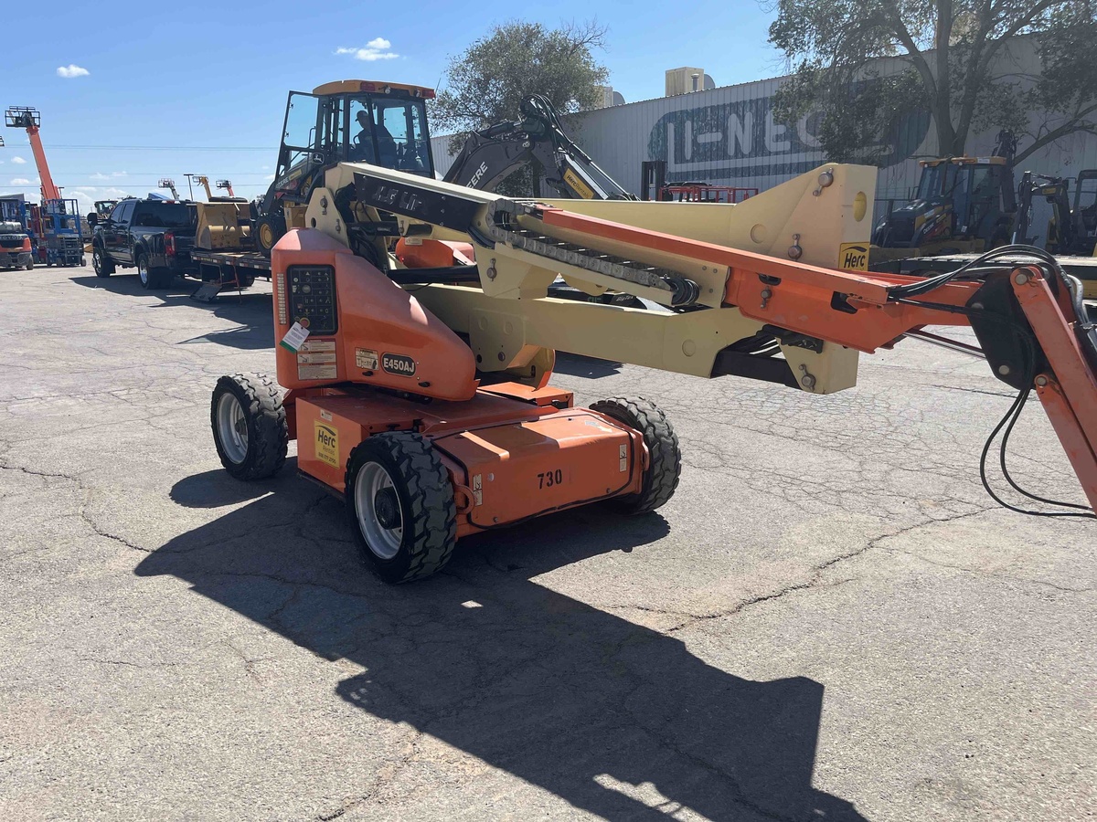 2016 JLG E450AJ-11