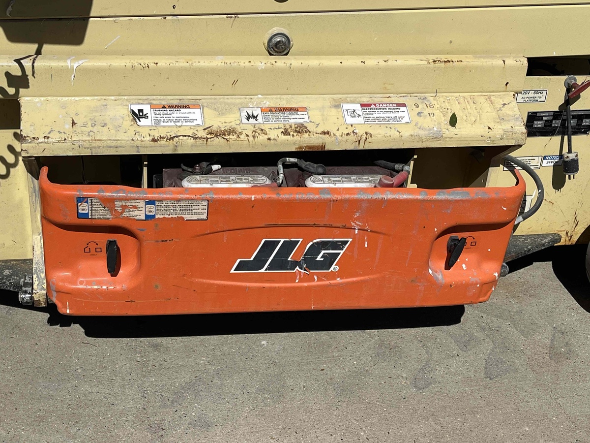 2018 JLG 3246ES-10