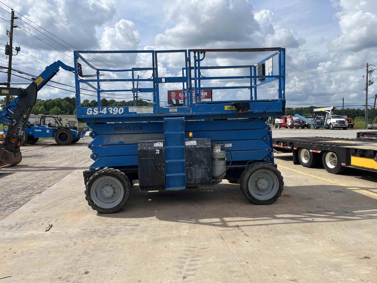 2015 Genie GS-4390 RT-2
