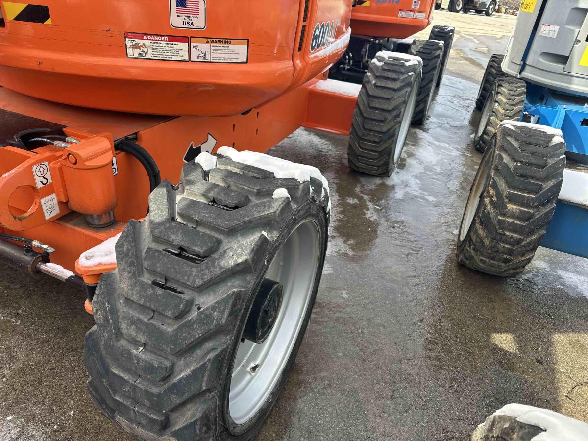 2014 JLG 600AJ
