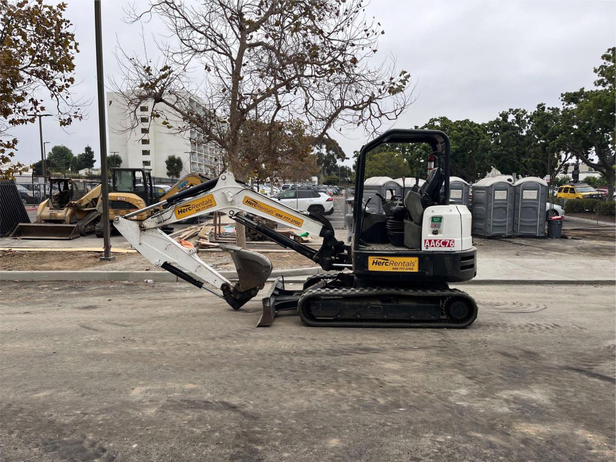 2017 Bobcat E42