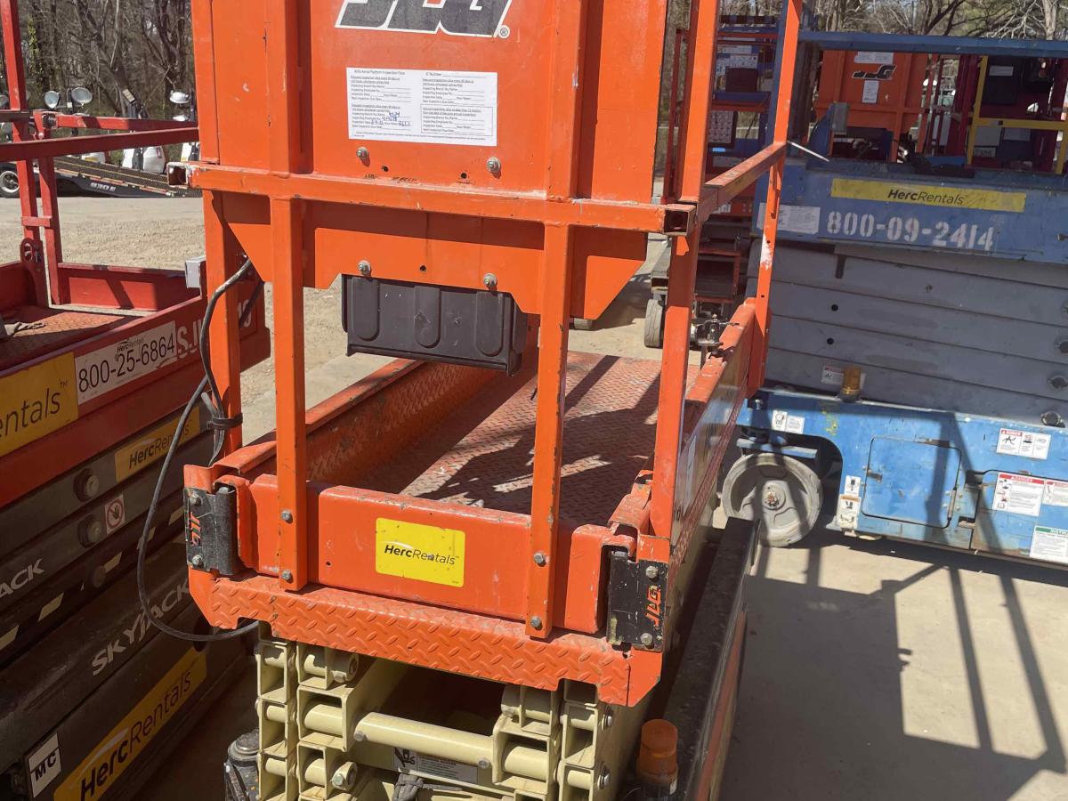 2018 JLG 1932R