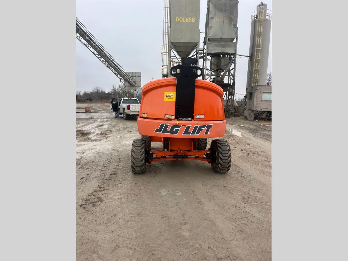 2018 JLG 400S