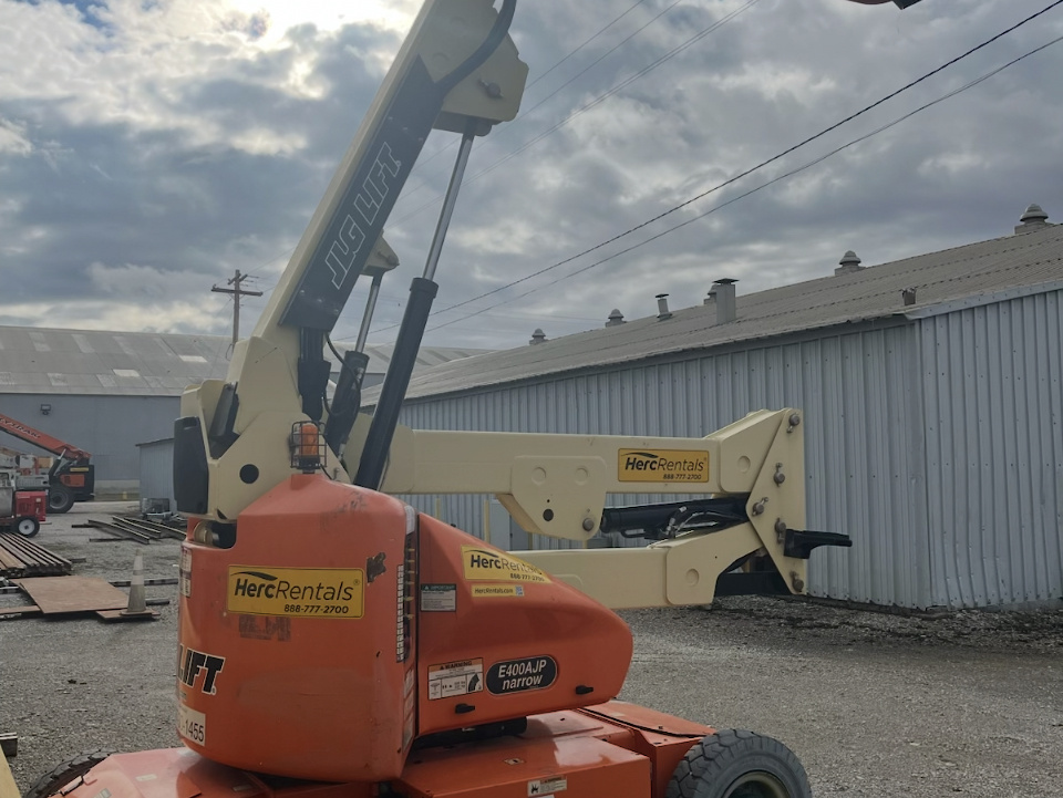 2016 JLG E400AJPN-7