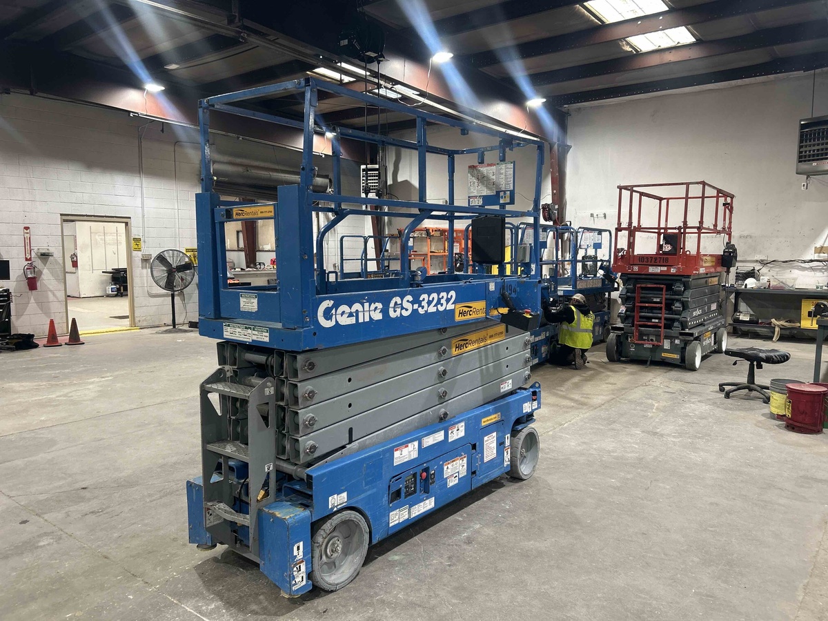 2017 Genie GS-3232-2