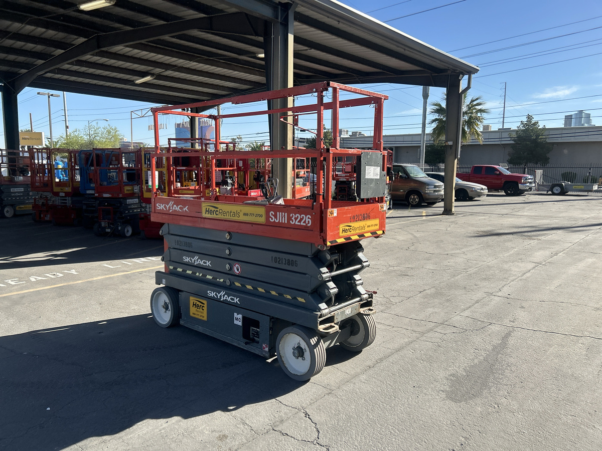 2017 Skyjack SJ3226-4