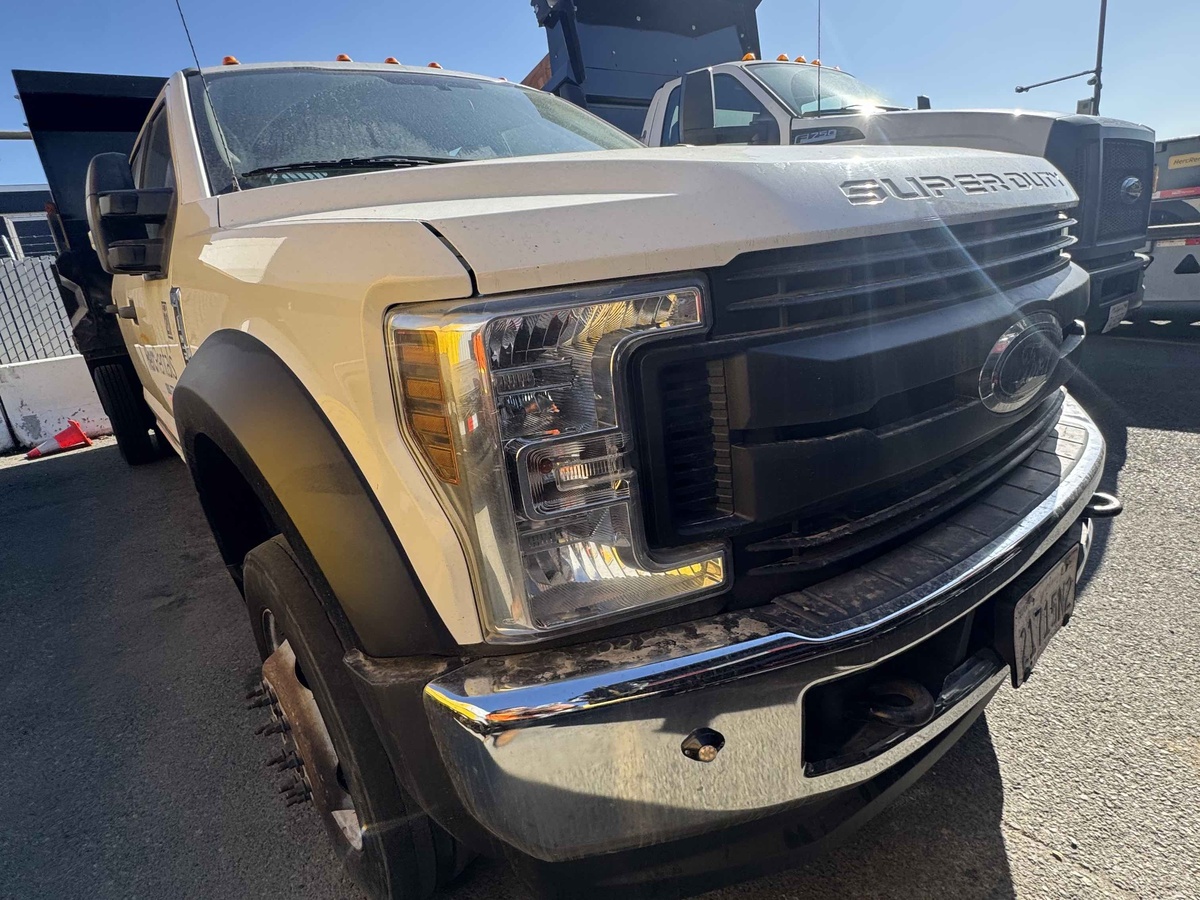 2018 Ford F550-11