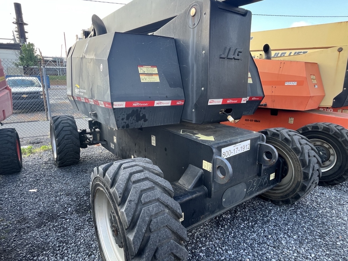 2017 JLG 800AJ-3