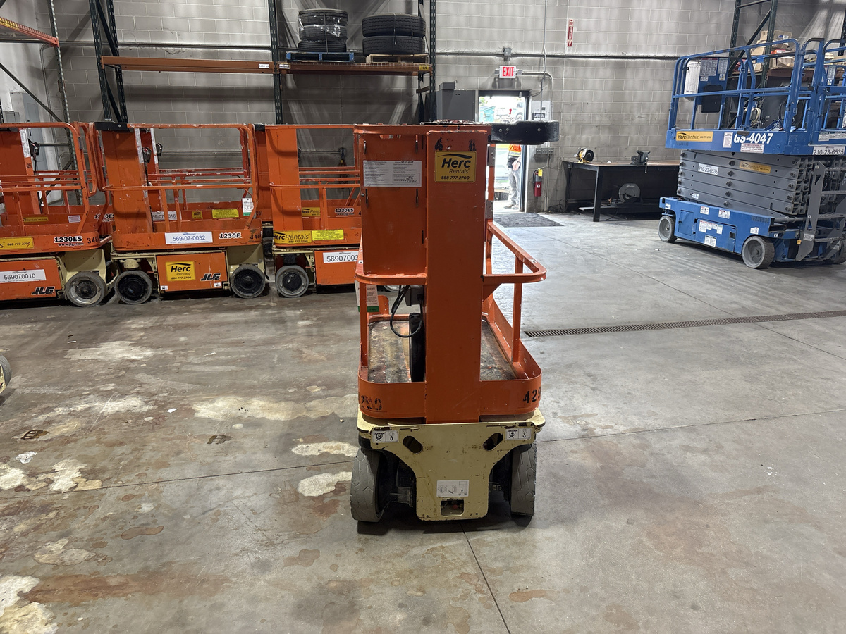 2014 JLG 1230ES-4