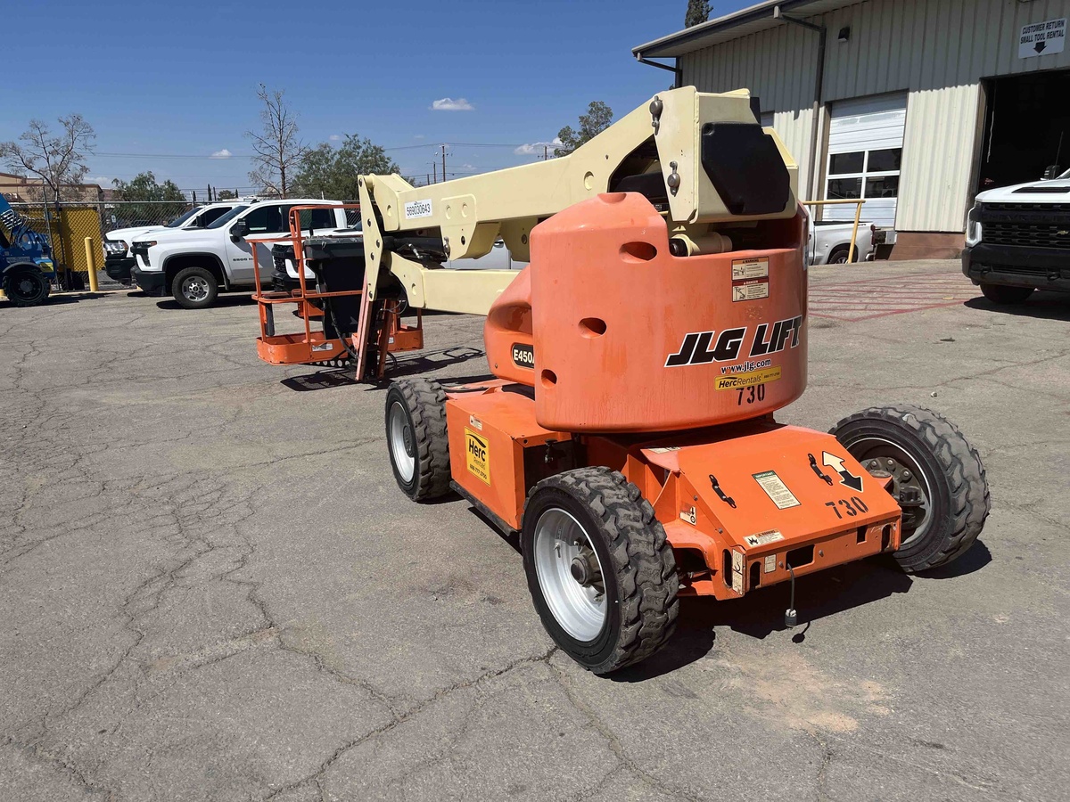 2016 JLG E450AJ-4