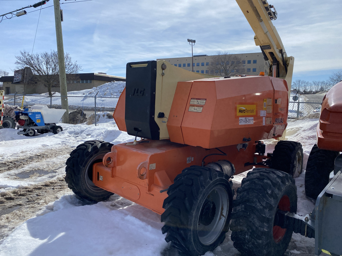2017 JLG 800AJ-4