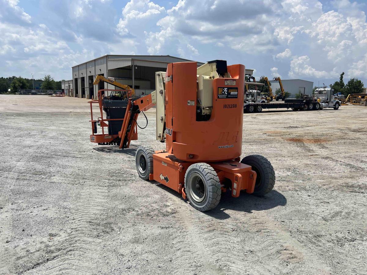 2017 JLG E300AJ-6