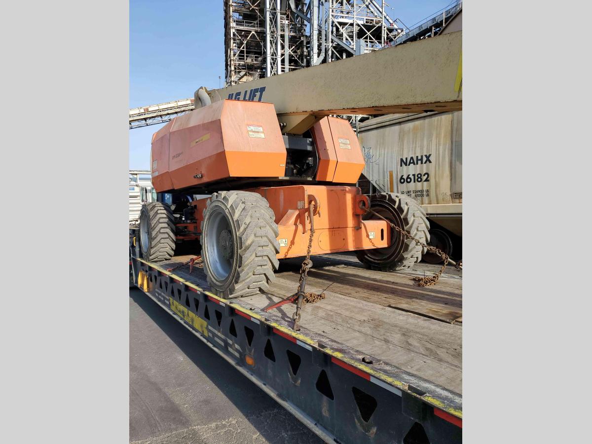 2014 JLG 800S