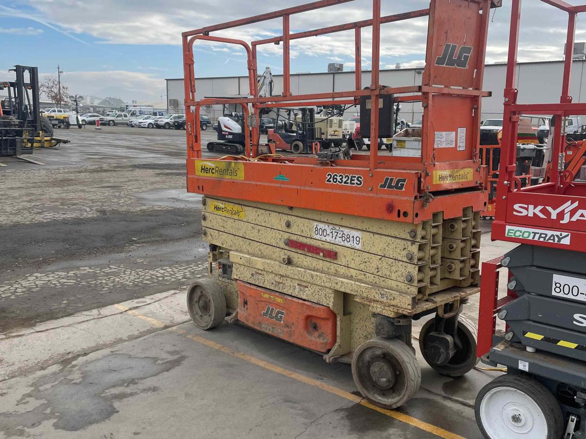 2017 JLG 2632ES-1