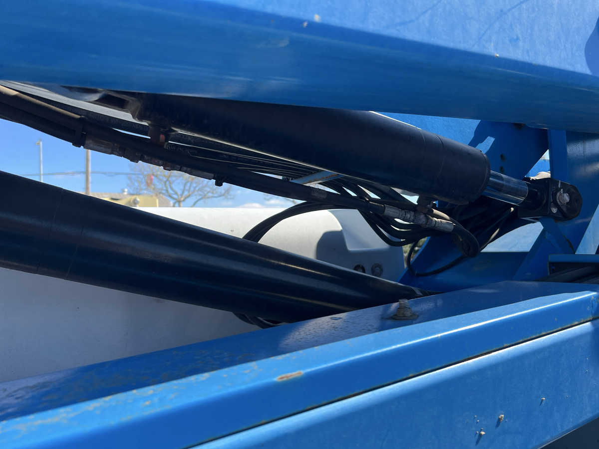 2014 Genie Z-45/25J-16