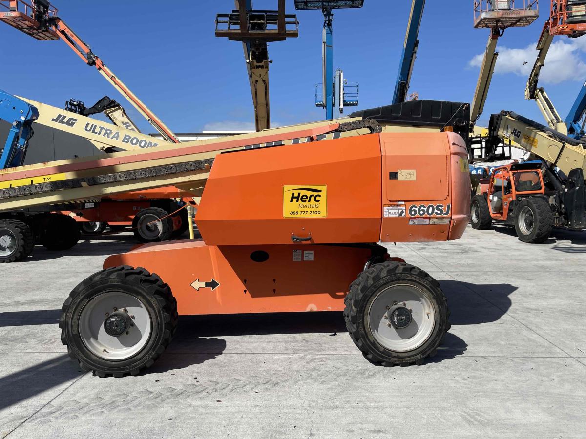 2017 JLG 660SJ-7