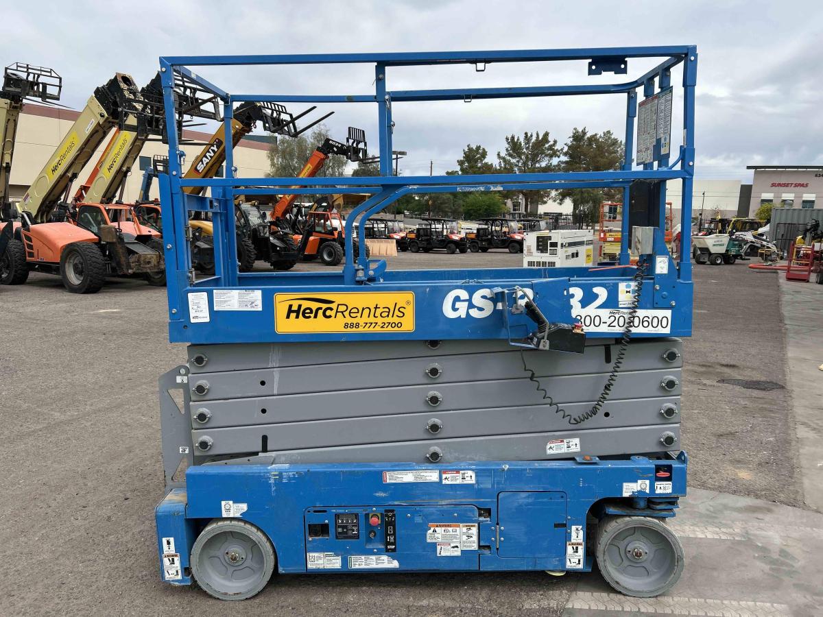 2018 Genie GS-3232