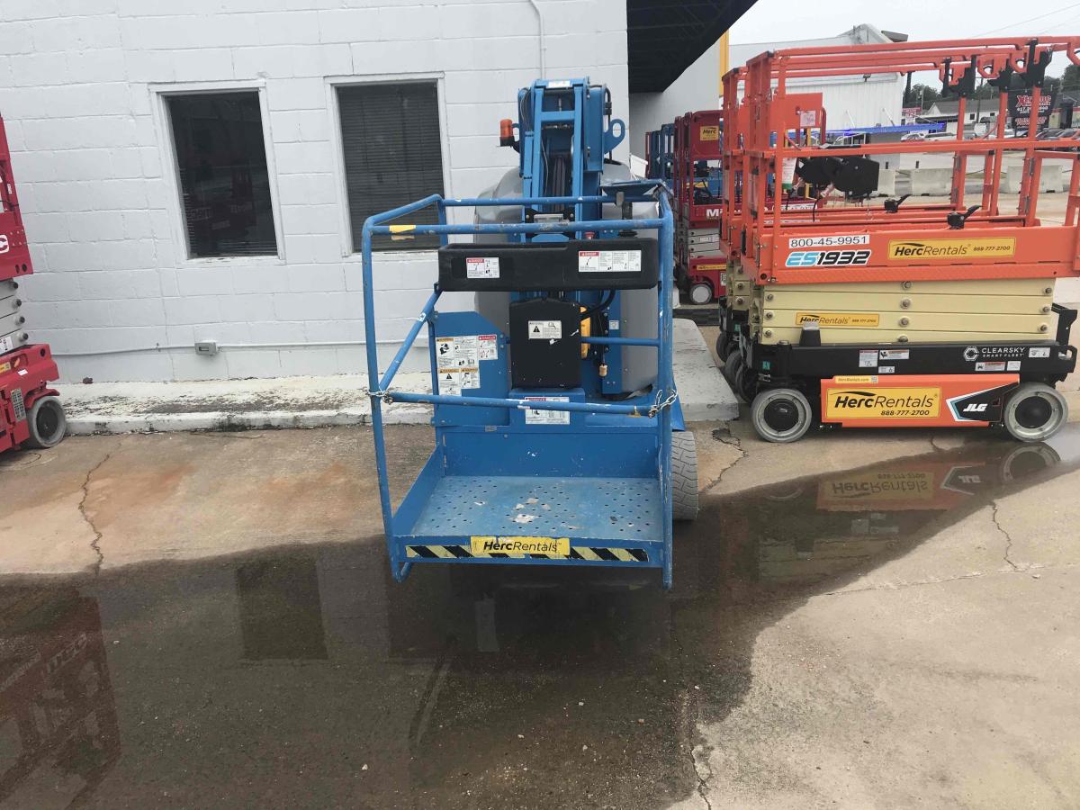 2019 Genie GR26J
