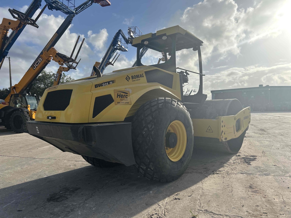 2020 BOMAG BW211D-5-3