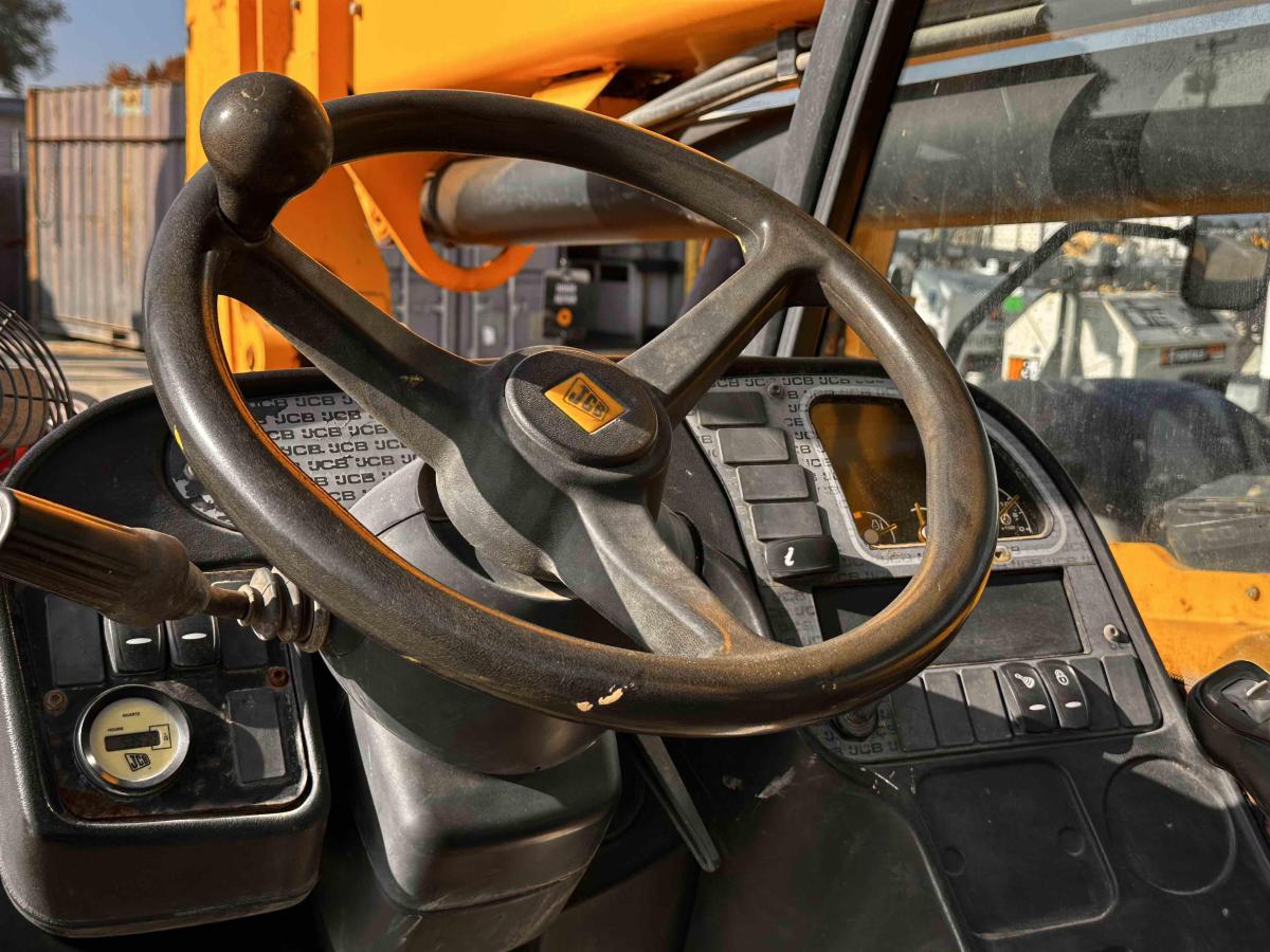 2017 JCB 510-56