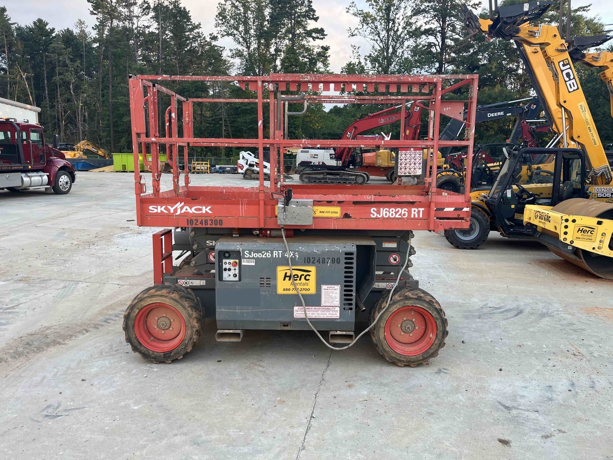 2018 Skyjack SJ-6832RT-4