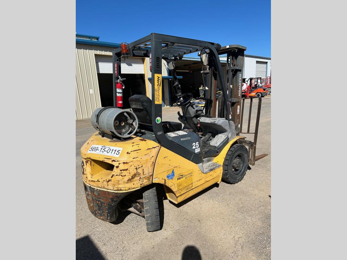 2013 Komatsu FG25T-16