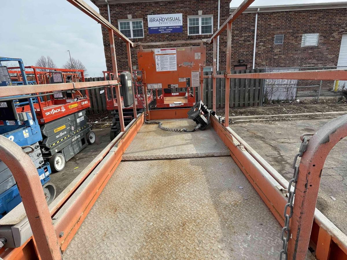 2019 JLG 2646ES