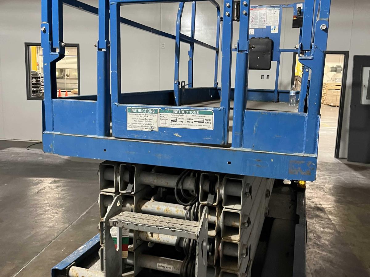 2016 Genie GS-3246