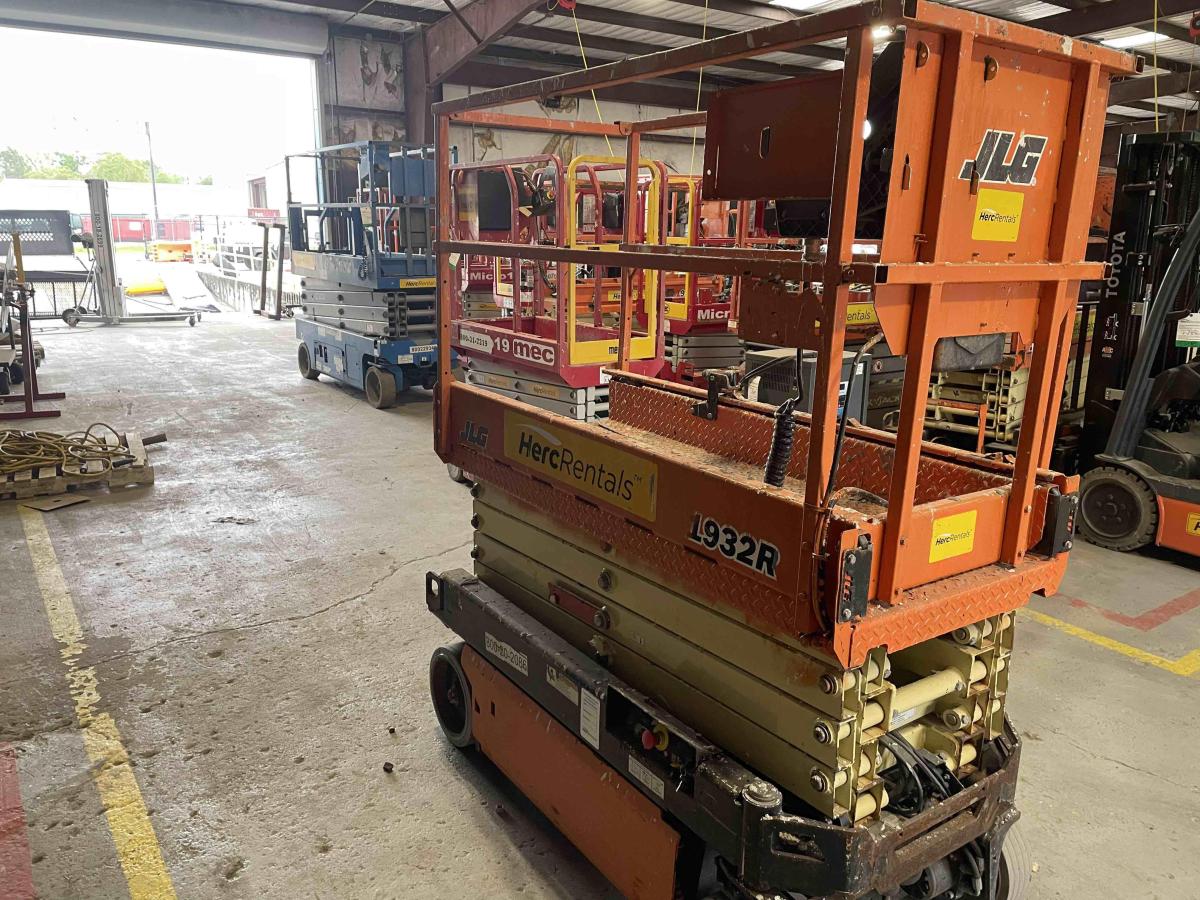 2018 JLG 1932R