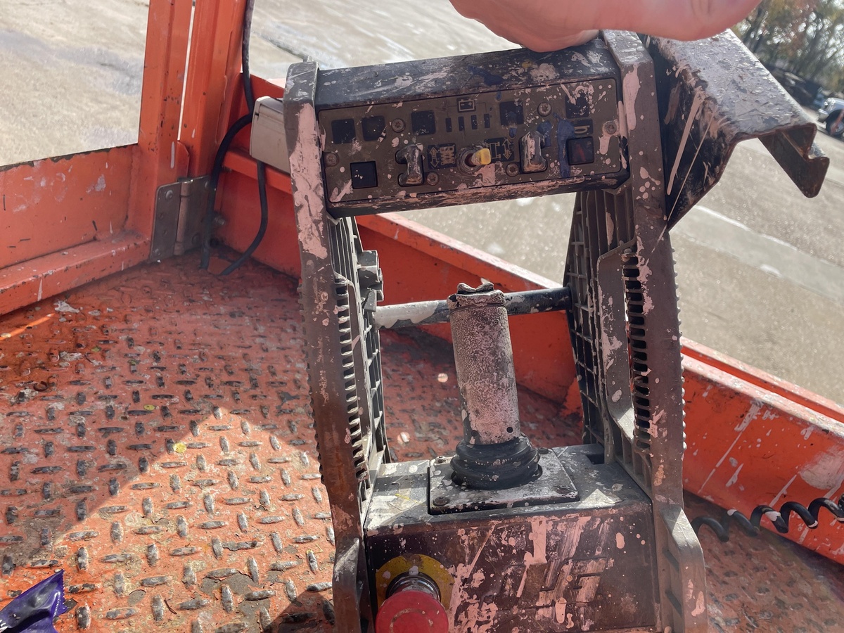 2018 JLG 2632ES-8