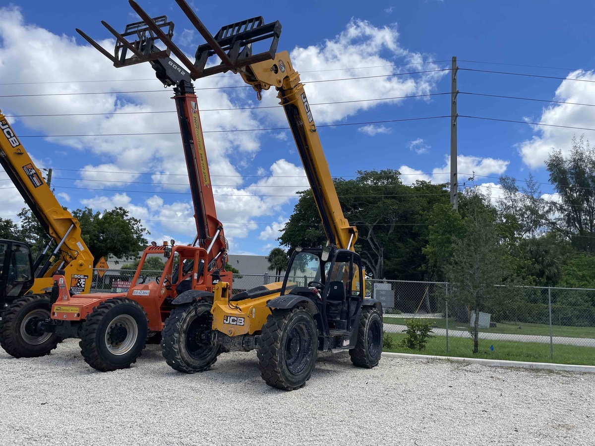 2022 JCB 507-42-2