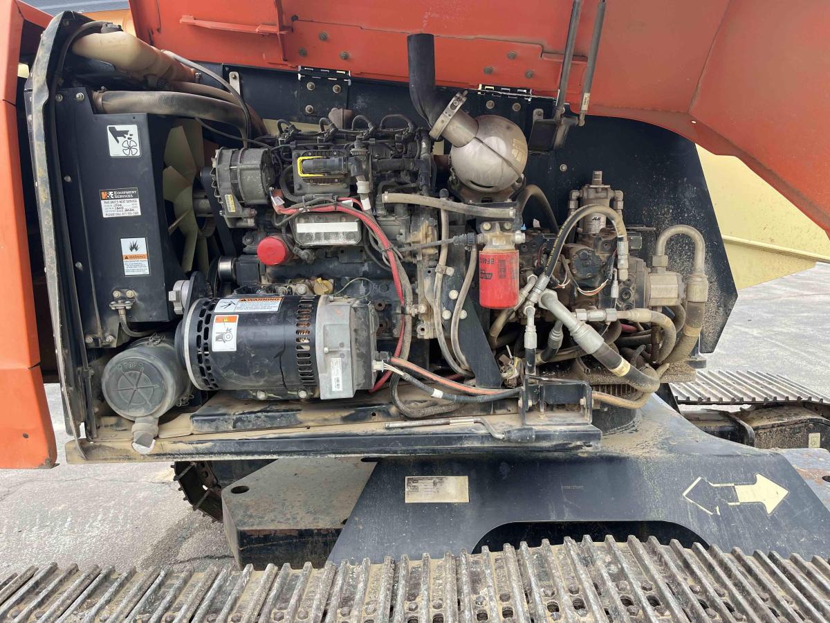 2017 JLG 660SJC