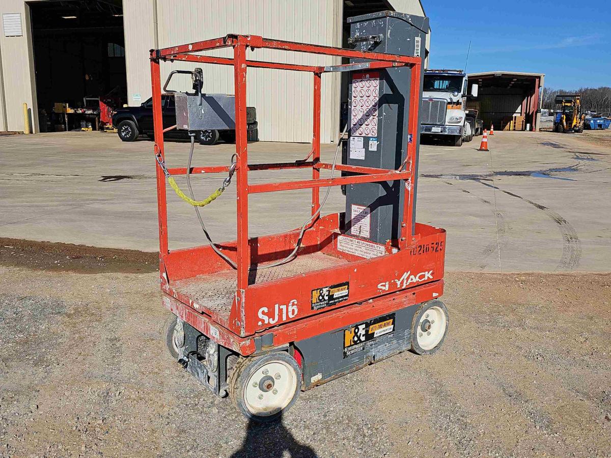 2017 Skyjack SJ16